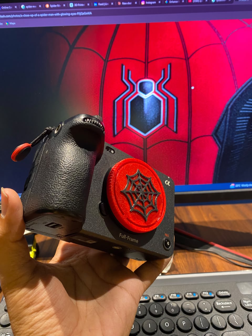THE CRAWLING WEB-SLINGER BODY CAP