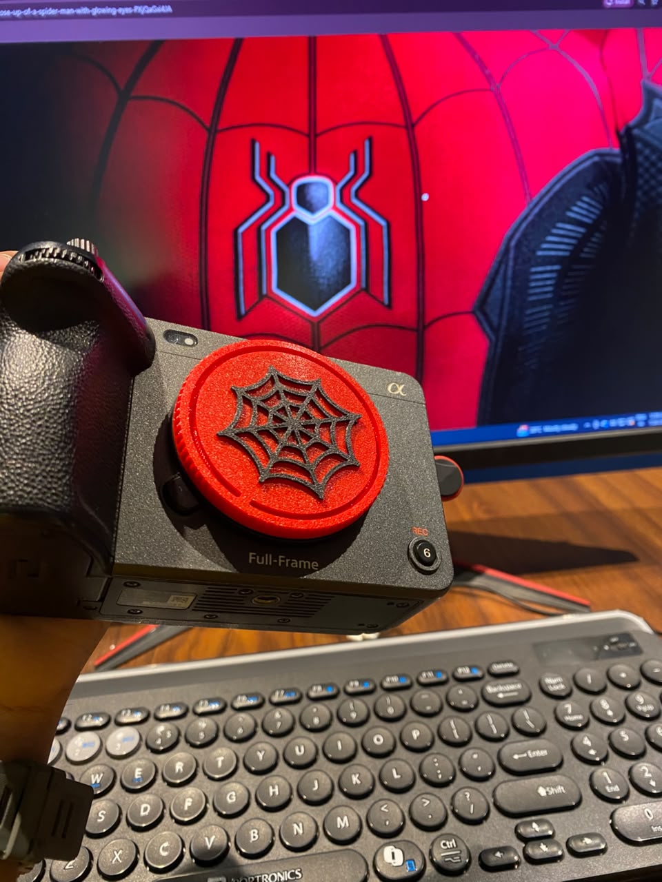 THE CRAWLING WEB-SLINGER BODY CAP